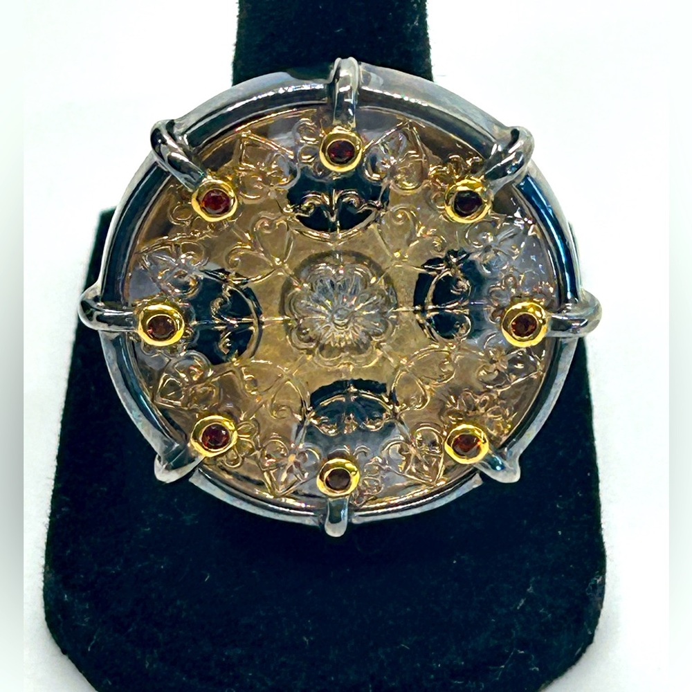 Amy Kahn Russell Czech Glass Button Ring     Size 6